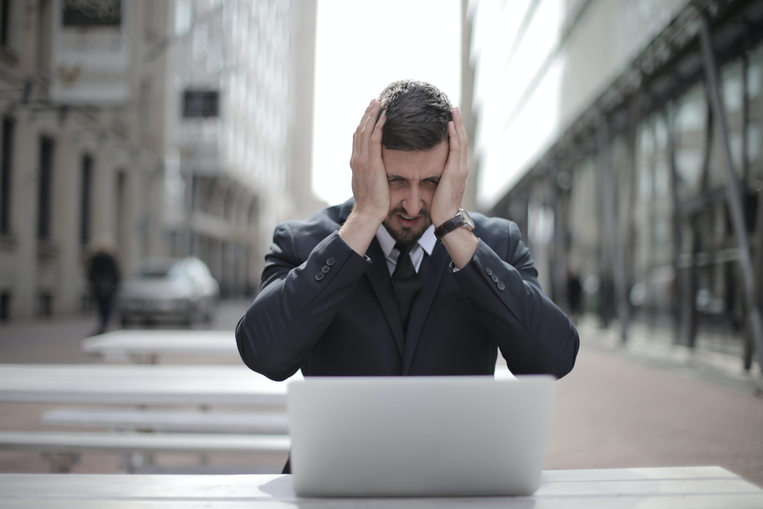 Burnout e trabalho na produção de conteúdo na internet