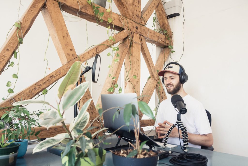 Como começar um podcast de jornalismo?