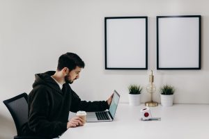 Estágio em Social Media: vantagens e desvantagens